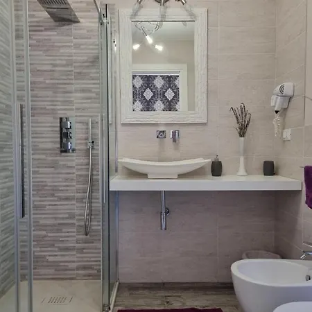 La Lanterna 3* بولونيا